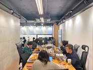 セールス、サポートチームと一体となりサービスレベルの向上に努めています