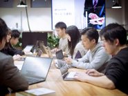 年齢も立場も様々ですが、いつも和気あいあいとしています♪