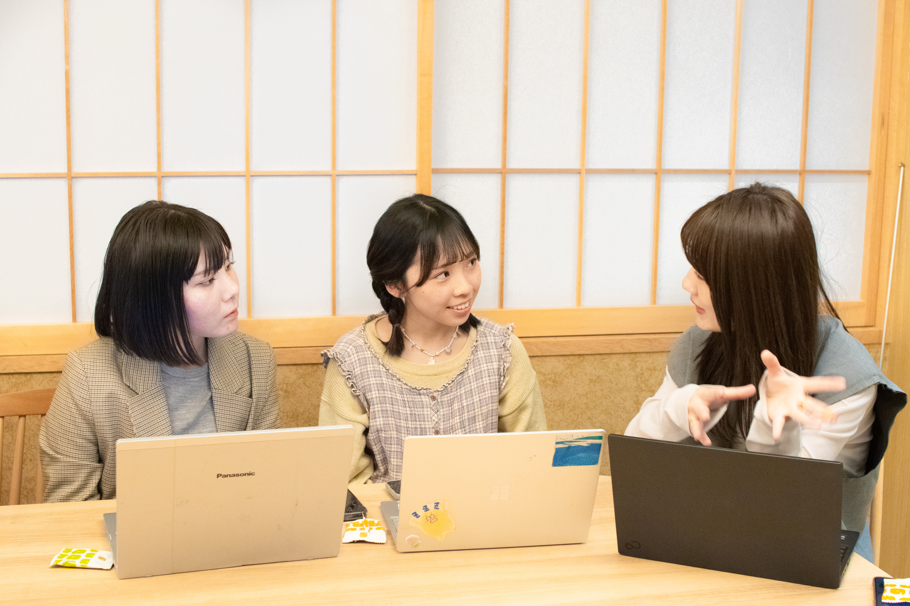 一緒に考え、一緒に動く。アトモニ流インターン生との関わり方