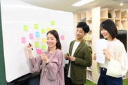 役職は役割と定義し、役職関係なく一人ひとりの意見が通りやすい環境です。
