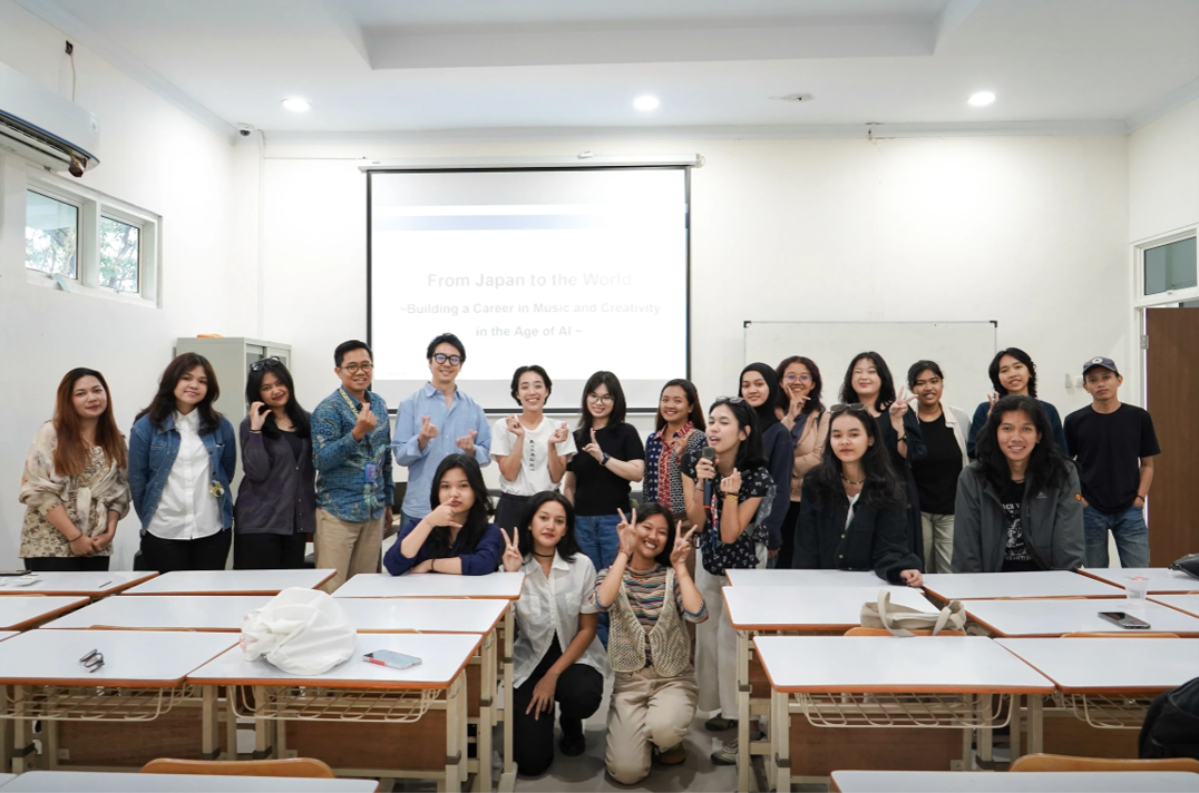 インドネシア・ジョグジャカルタの芸術大学で弊社がトークセッションを実施しました。エデュケーションとエンタテインメントで「エデュテイメント」