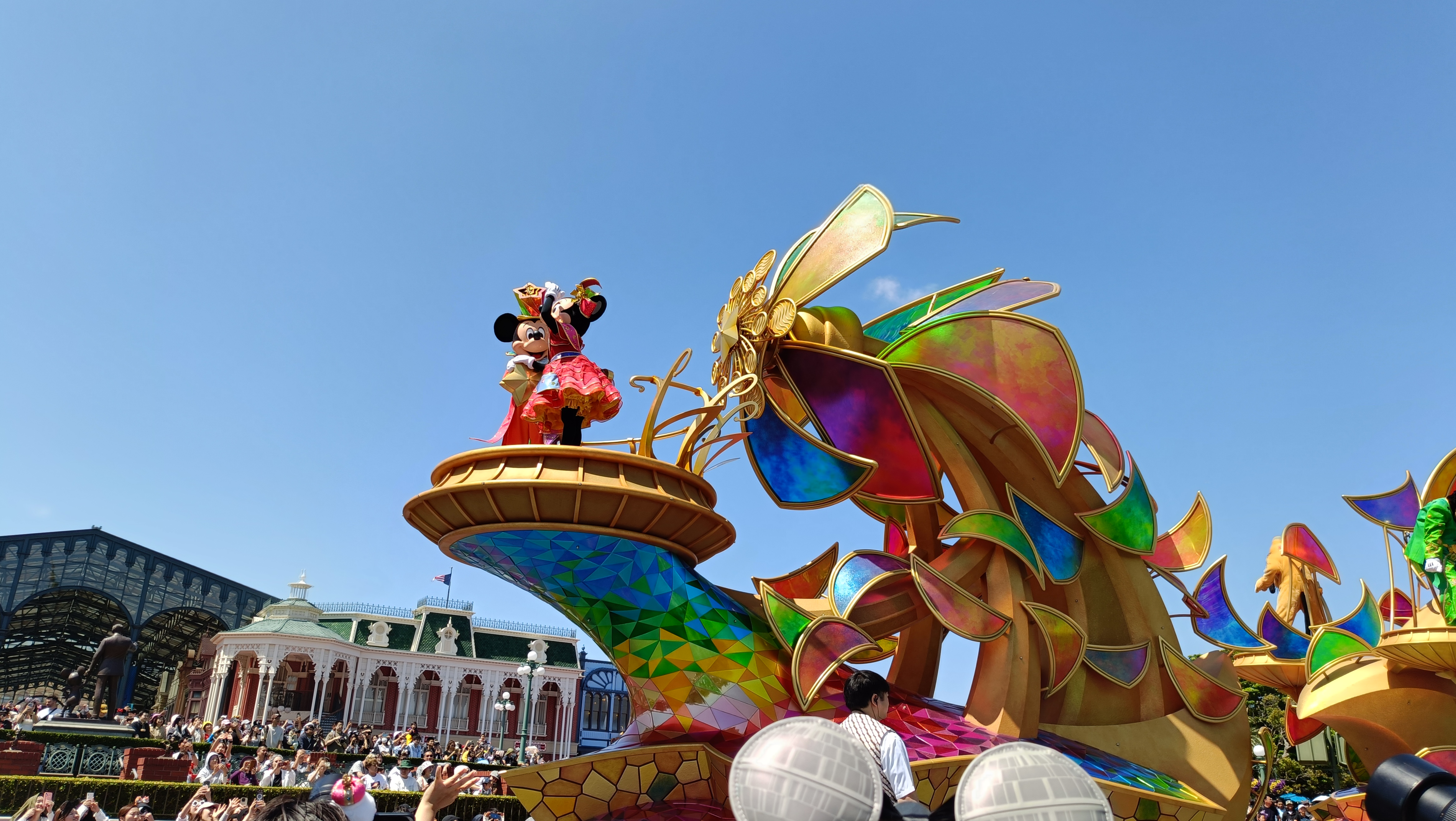 レアな福利厚生「旅行手当」を使い、家族と夢の国に行った話