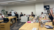 毎週月曜日に行われる朝礼では、"コウダプロの在り方"について皆が徹底的に考え、意見を交わしあいます。