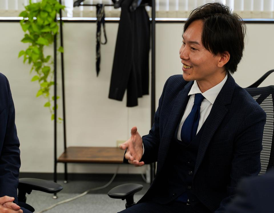 社員インタビュー】入社初月から即戦力として活躍するセールス・矢野