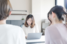 経理・営業事務の経験者に最適！設立2年ITベンチャーのバックオフィス担当者