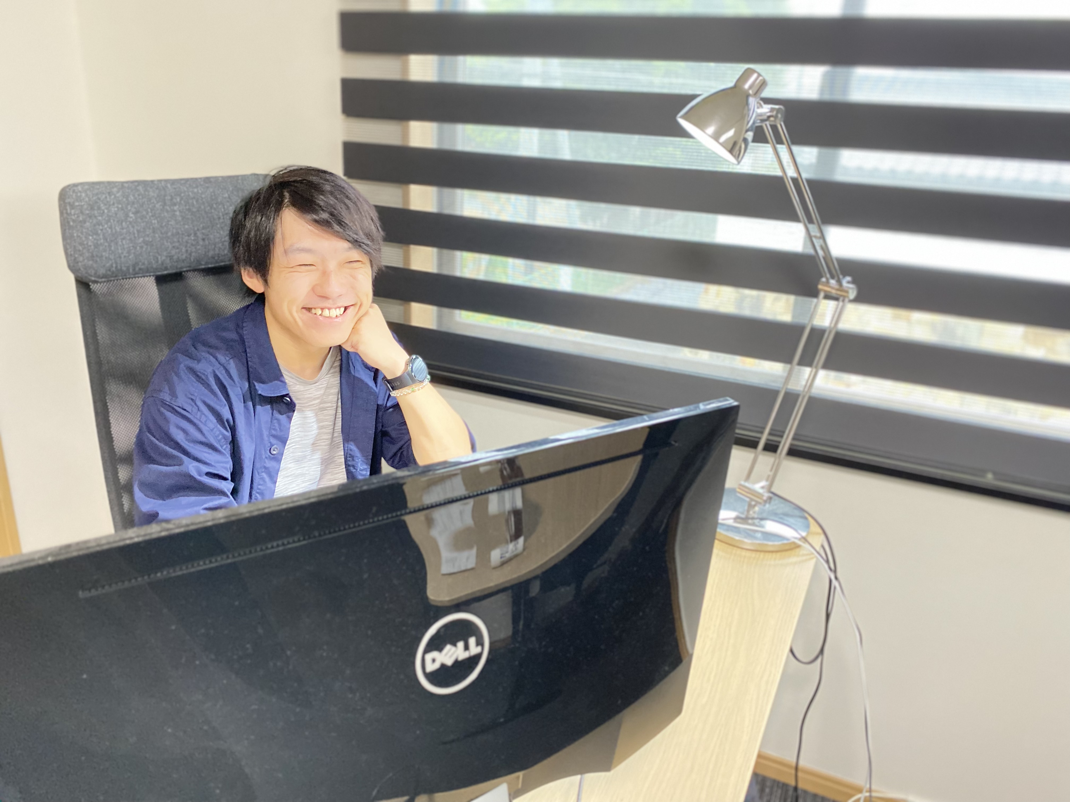 【社員インタビュー】土木業界で働いていた扇さんがトラジェクトリーへ入社してみて