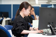 在宅勤務が多く、日々の出社率はこんな感じ。自宅か会社か、自分のパフォーマンスが出せる場所を自分でチョイスして仕事しています。