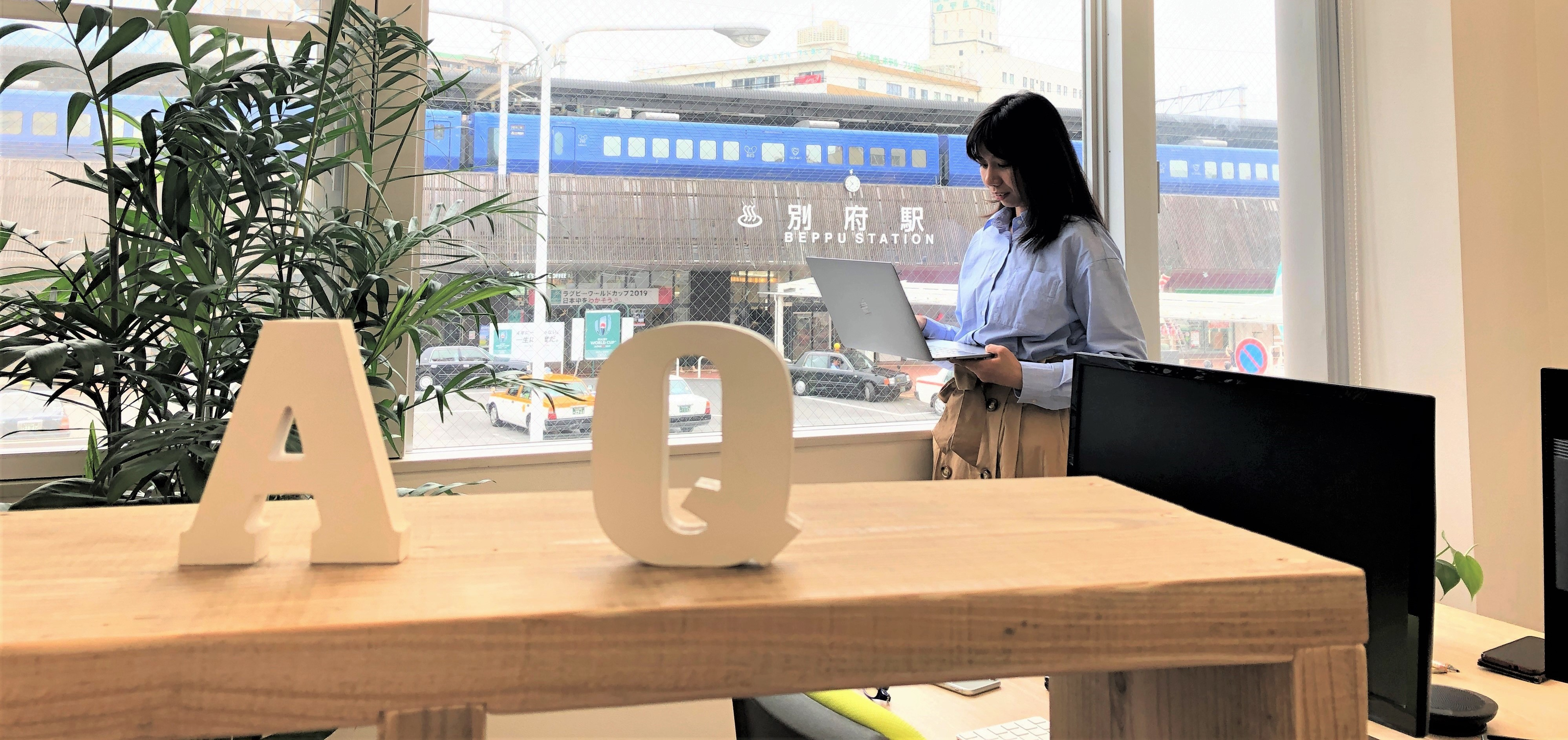 【別府新オフィス】殺風景モノクロ執務室から北欧カントリー風オフィスへ