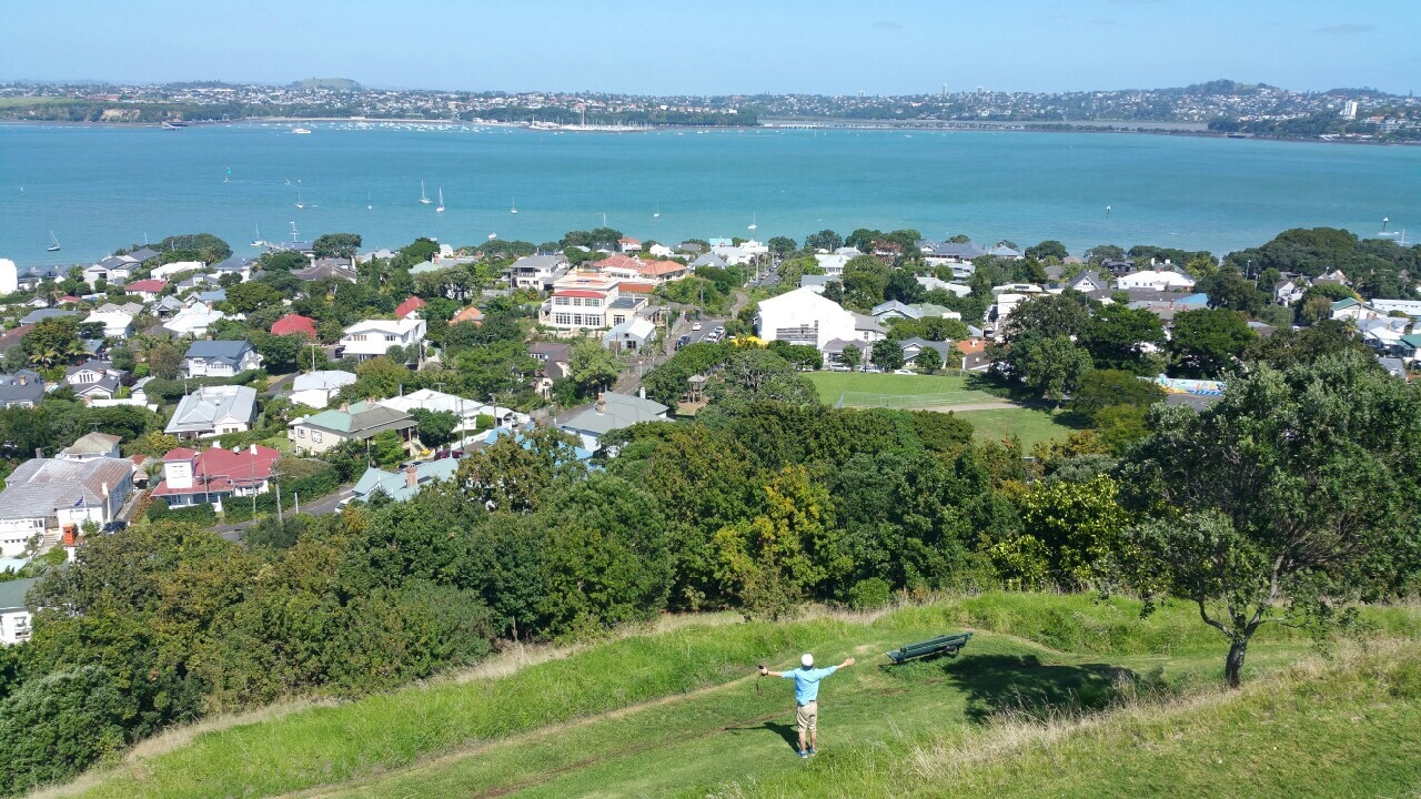 社員紹介（坂田さん/25歳）