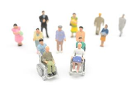 「顧客の一人ひとりが経済的な保障と心の平和を得ることができるように、最高のサービスを提供することを使命とする」というミッションに沿って、社員各人が「生命保険でサポートできる分野は生命保険で、そうでない分野はボランティアで」という意識を持って、積極的にボランティア活動に取り組んでいます。