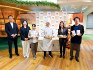 新商品発売の発表会にて