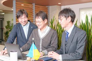 さまざまな年齢・経歴の人が働いています