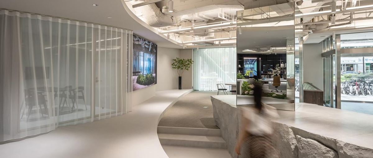 その営業、チームでやりませんか？仲間と共に顧客の課題解決に挑む仕事です！