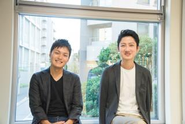 代表の礒邉(左)と取締役の小俣(右)、共に学生時代に創業しました。