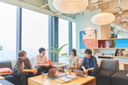 共有スペースで打ち合わせ