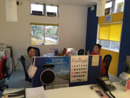 元気な女性スタッフ