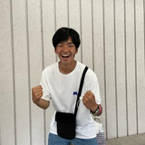 新山 亮太