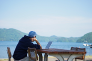 長野県の野尻湖の目の前にもオフィスを構えており、Web制作チームが常駐しております。