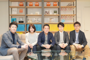 社員の平均年齢は33歳。改善策の提案は年齢に関係なくどんどん出てきます！