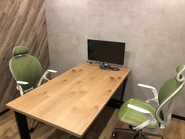 面談ブースの一例です。清掃と衛生の徹底を行い、求職者様にご安心いただくことも全社員の務めです。