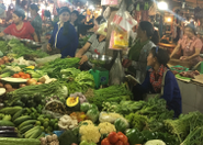 あなたなら…市場で、お客様に喜んで頂くことの出来るどんなフルーツを選びますか？