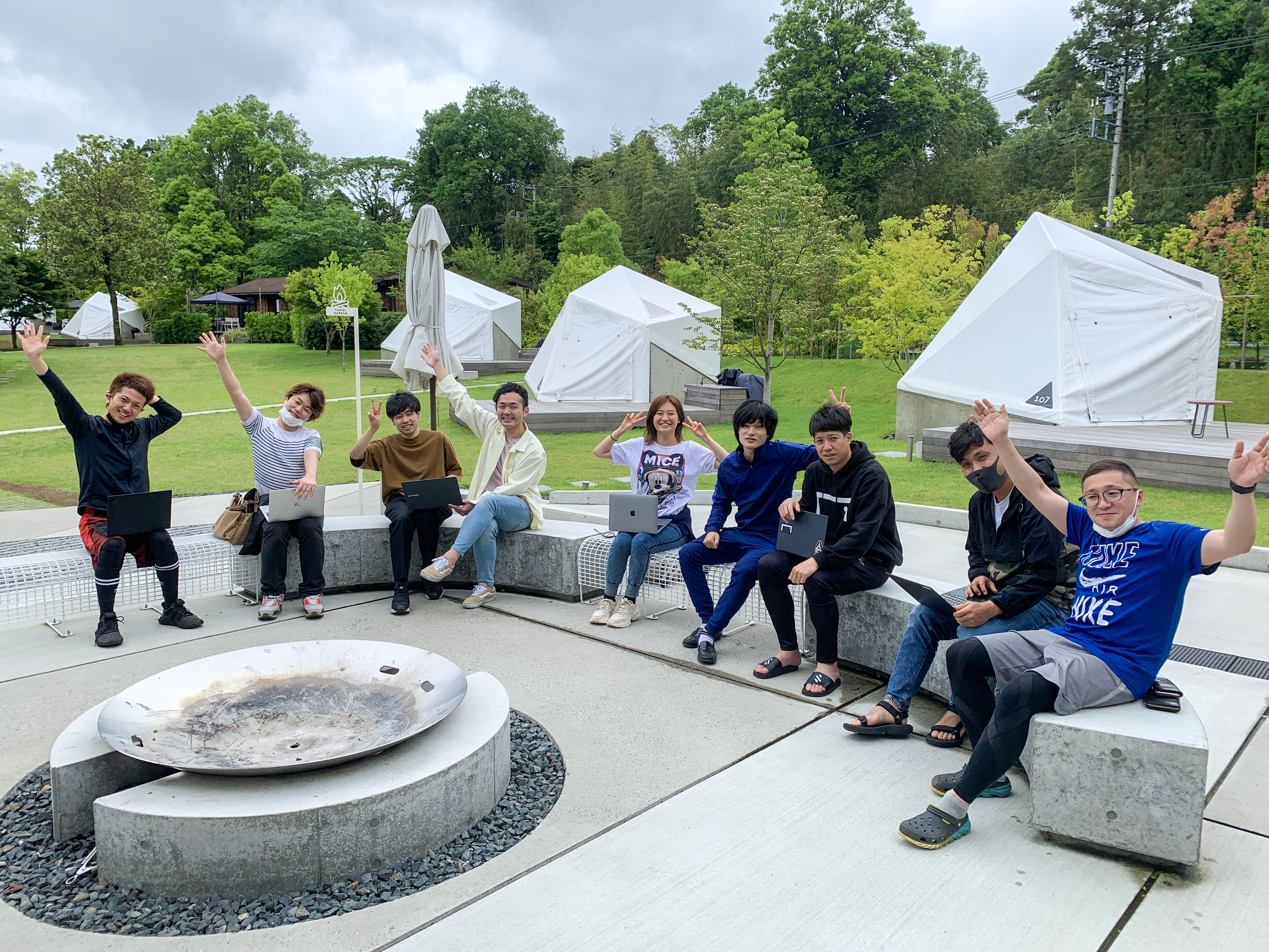 遊びを通じてチームビルディング！全員で同じ方向を向くための「社員合宿」