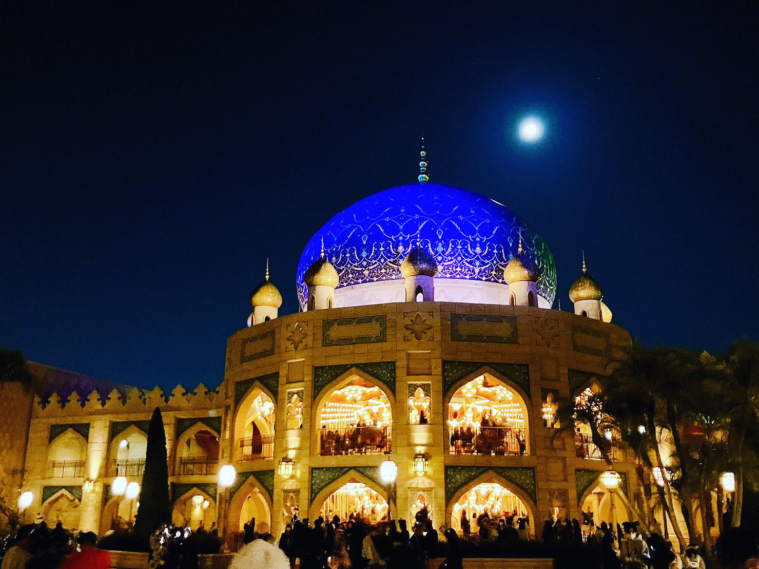 ディズニー待ち時間＝小学生の授業時間