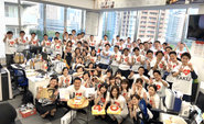 社長の誕生日には全社員で盛大にお祝いをしました！こちらは今年の４０歳の誕生日です！Tシャツも作成しました！