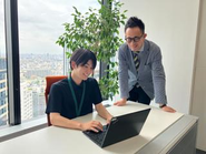 日々、メンバー同士コミュニケーションをとりながら「みんなで」業務を進めています。
