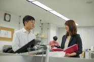 フラットな職場で意見交換を行い上司部下関係なくより良いものを追求しています
