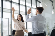 積極的に行動できる方、夢に向かって諦めない人。居ますか？