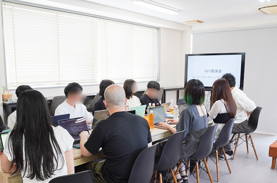 職種の“橋”をかける──ノベルティ流社内勉強会のカルチャー