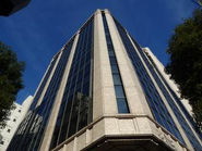 大阪本社の外観です。