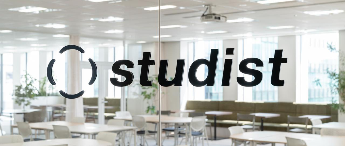 手順書を扱うB2B SaaSの信頼性を向上させたいSRE募集