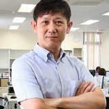松村　雄一