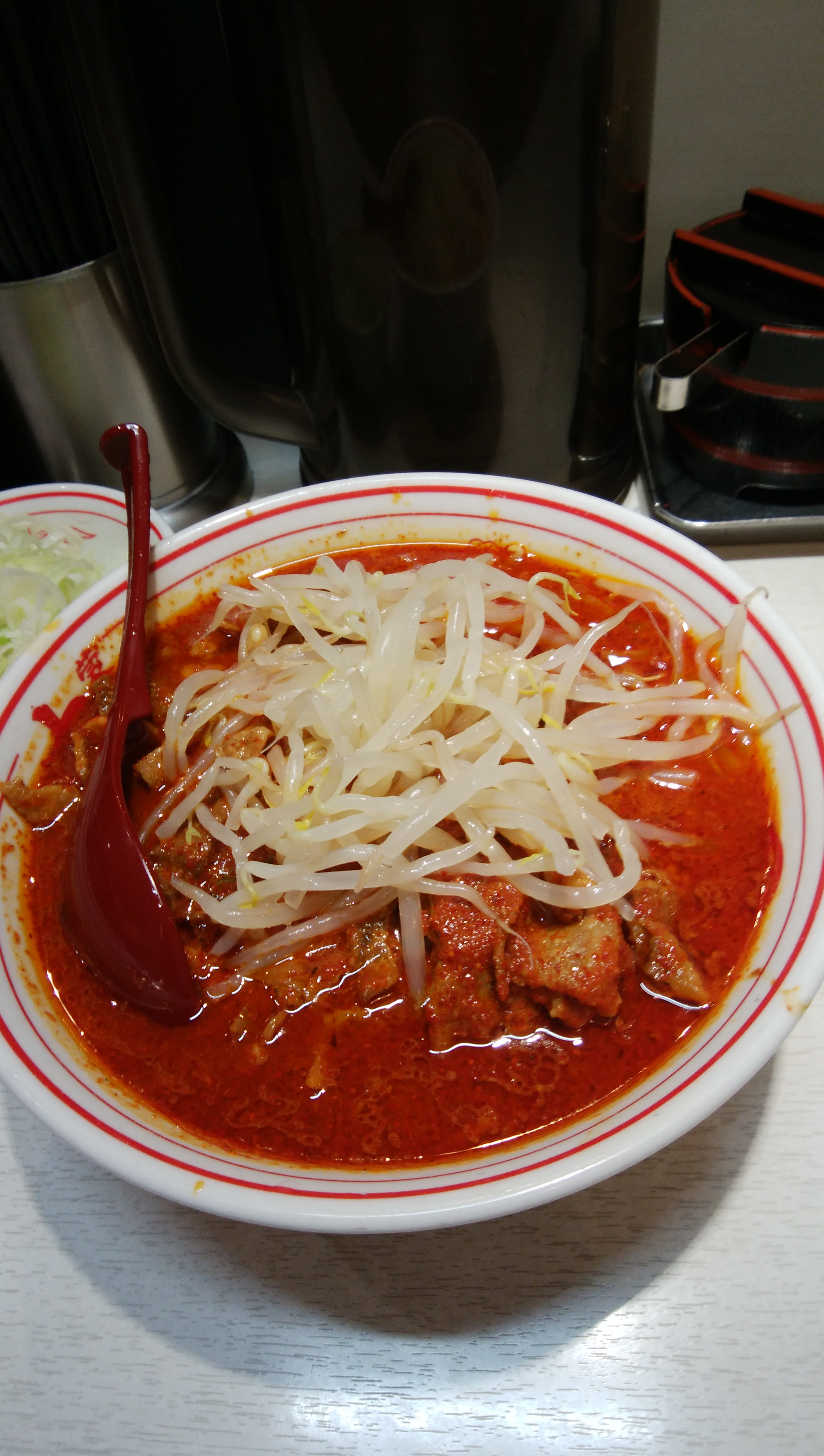 赤坂　弘