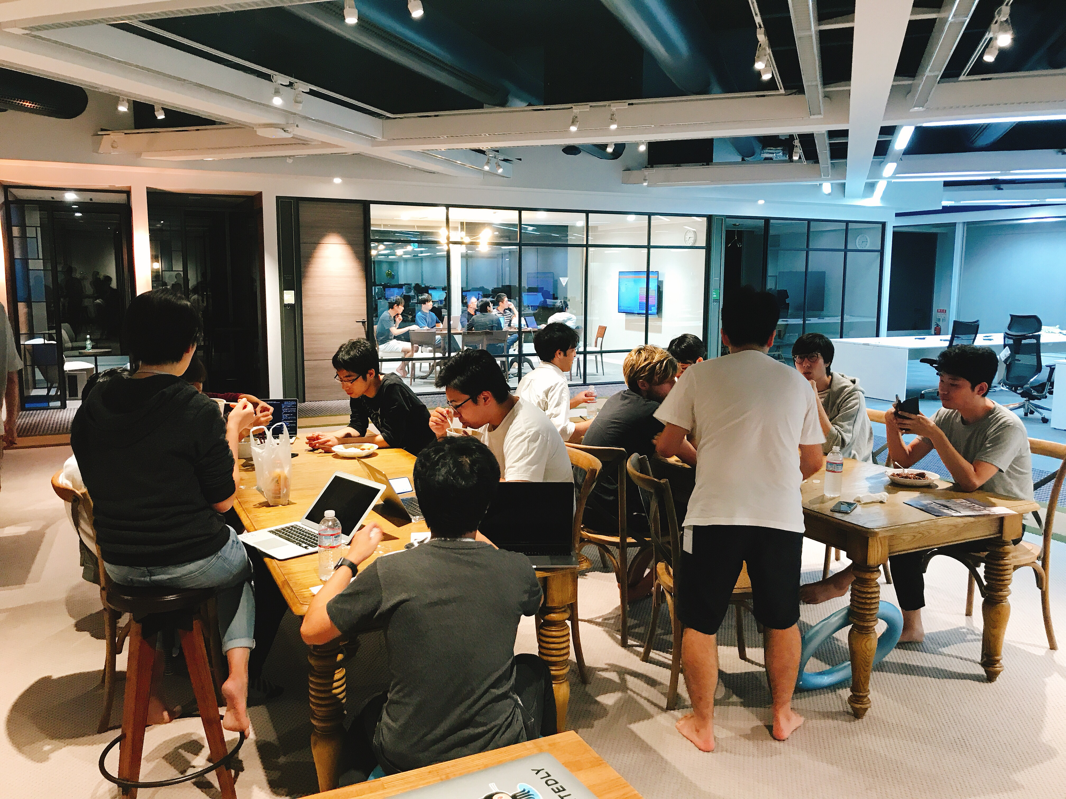 家にいるときみたいにリラックスできちゃう！Wantedlyオフィス大公開