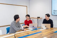 人々の共感を生むストーリー構築力や審美眼を磨き、人間だから生み出せる本質価値も追求しています