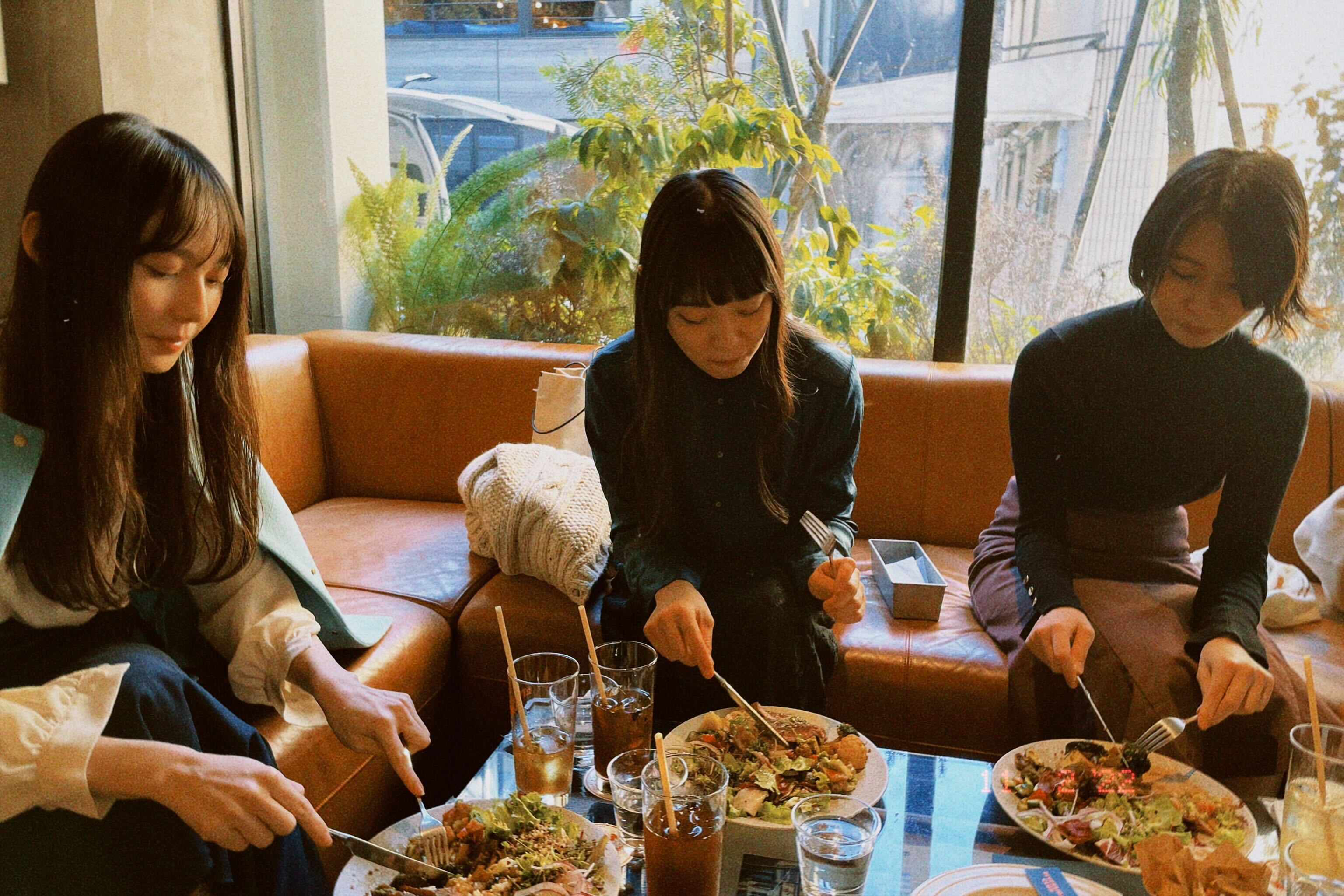 週3でみんなでランチ！あんなことやこんなことも赤裸々トークしています💓