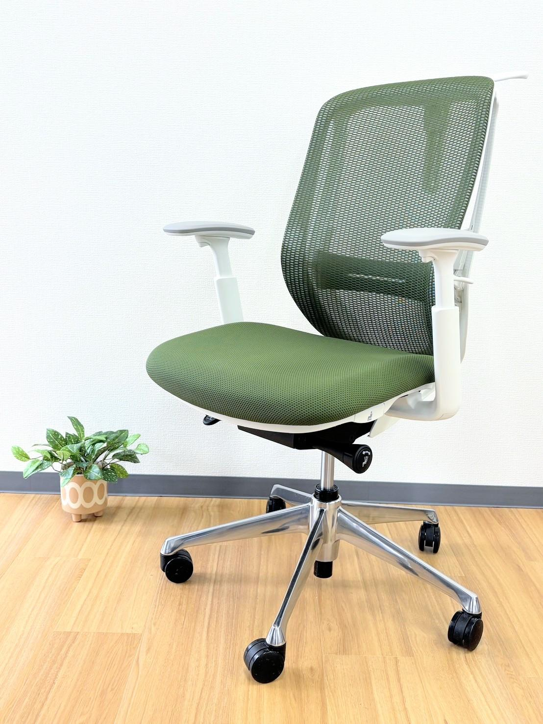 オフィスチェアが新しくなりました