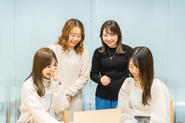 女性に特化した社内の福利厚生があります！是非お話しを聞きにきてください！