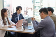 多様な経歴を持つ一流メンバー。