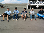 夏は浜辺で仕事をしたり！？