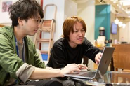 フラットな関係性で風通しの良い職場です◎
