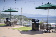 相模湾を一望できる屋上でのBBQは格別！