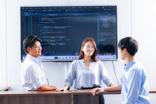 Web・モバイル・ローコードも。ひとつの会社で複数の技術を経験できる環境！
