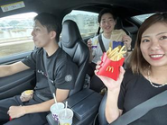 代表自ら運転している横で堂々とマクドナルドを食す