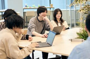 若手エンジニアも多く、相談も雑談もフラットに