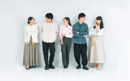 SNSを中心に集まったメンバーは個性派ぞろい。性格も価値観も色々ですが、目指すゴールは「世界一変な会社をつくる」こと。