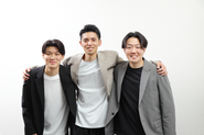 未経験から入社した２０代が多く活躍しています。ゼロからでも３ヶ月以内に1人で案件を担当出来るレベルに育成可能です。ある程度知識をインプットしたら、すぐに実践経験を積んでもらいます。長々と研修をするのではなく、すぐに実践経験を積む事ができる事がNJSで若手が育つ理由です。